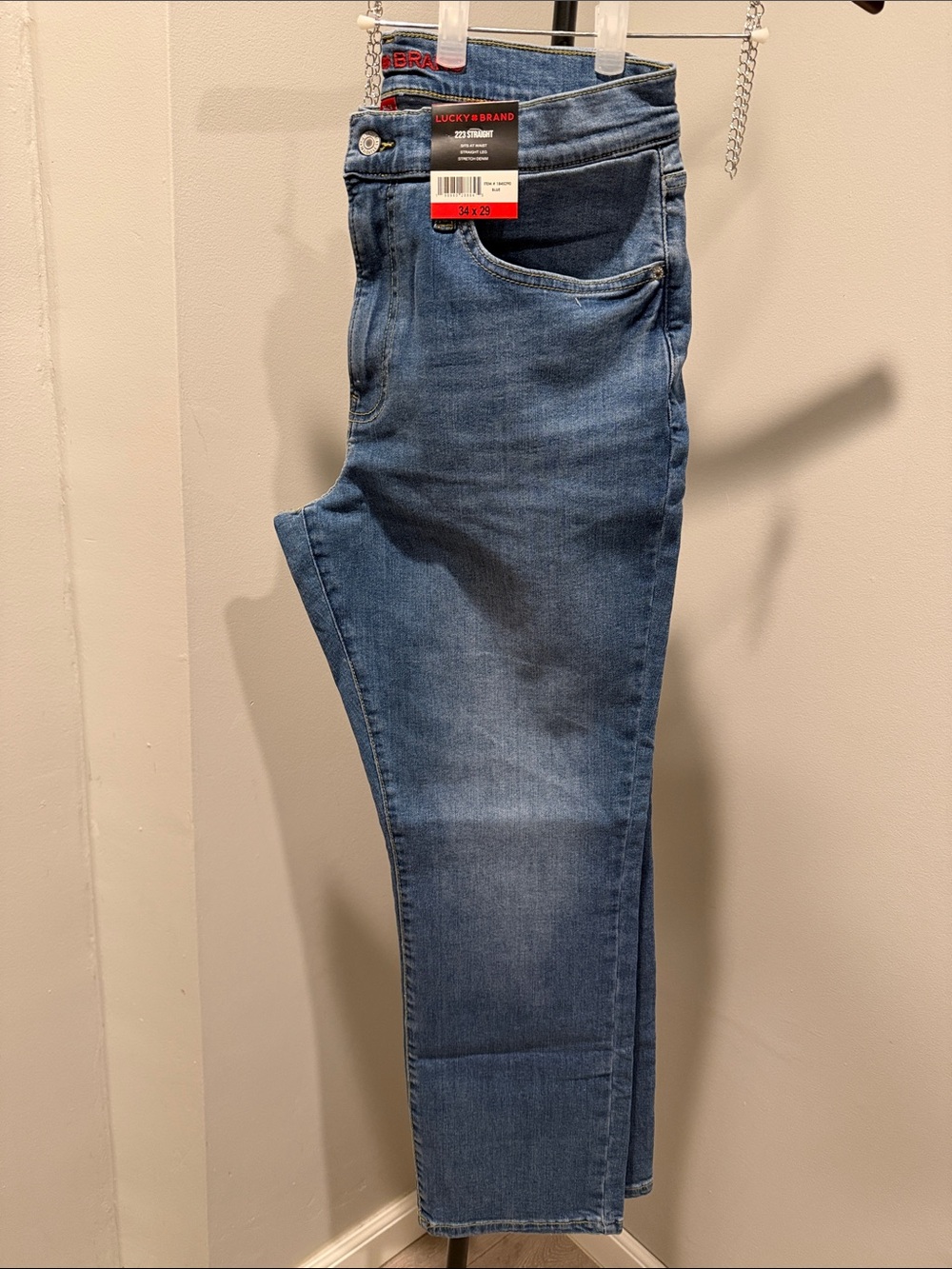 Lucky Brand Men's waist 34 and length 29 Blue Straight leg  Jeans